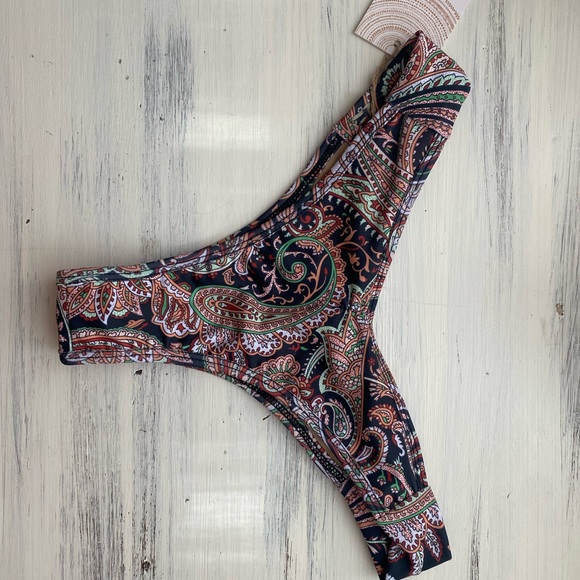 Bathing Suit Set - Picture 4 of 8